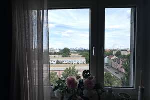 Helle, möblierte 1-Zimmer-Wohnung mit Balkon und schönem Blick über Frankfurt – 65934 Nied, Frankfurt am Main – Vorschaubild 3