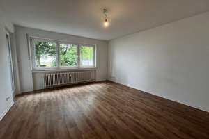 Zentral gelegene 2 Zimmer Wohnung mit Balkon wartet auf SIE ! :-)