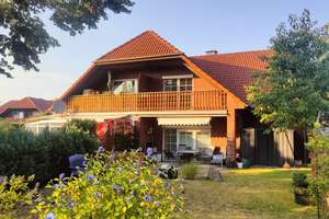 Dachgeschosswohnung mit Balkon und Stellplatz in Neindorf