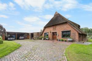 Historisches Reetdachhaus mit parkähnlichem Garten und direkter Wasserlage – Die vollständige Adresse der Immobilie erhältst du vom Anbieter., 26939 Ovelgönne – Vorschaubild 2
