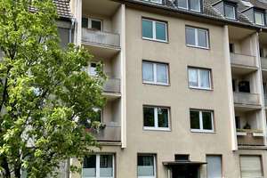 Maklerfrei in Köln-Klettenberg: Charmante Wohnung mit zwei Zimmern und Balkon