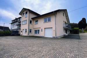 Geräumiges und gepflegtes Mehrfamilienhaus in Neustadt (Wied) – Die vollständige Adresse der Immobilie erhältst du vom Anbieter., 53577 Neustadt (Wied) – Vorschaubild 1