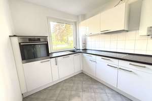 Renovierte, großzügige 3-Zi-Whg. mit EBK & Loggia