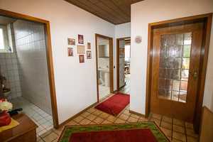 Freistehendes 3 Pateienhaus in Korschenbroich mit Garagen Stellplätzen und Garten in Toplage – Neuss (Rhein-Kreis) – Vorschaubild 2