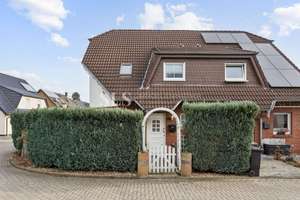 Zuhause für die Familie: Doppelhaushälfte mit Garten in Dortmund-Schüren – Die vollständige Adresse der Immobilie erhältst du vom Anbieter., 44269 Schüren, Dortmund – Vorschaubild 1