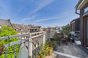 Altbauwohnung mit Wärmepumpe und Terrasse in zentraler Lage zum Veredeln ! – Die vollständige Adresse der Immobilie erhältst du vom Anbieter., 65185 Mitte, Wiesbaden – Vorschaubild 10
