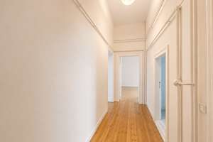 **Solide Kapitalanlage im Berliner Altbau: 4-Zimmer-Wohnung mit 115 m² in Top-Lage nahe Tiergarten** – Die vollständige Adresse der Immobilie erhältst du vom Anbieter., 10785 Tiergarten, Berlin – Vorschaubild 4