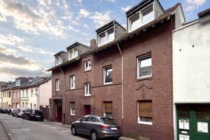 Erstbezug nach Kernsanierung – Modernisierte 2-Zimmer-Wohnung mit großer Wohnküche