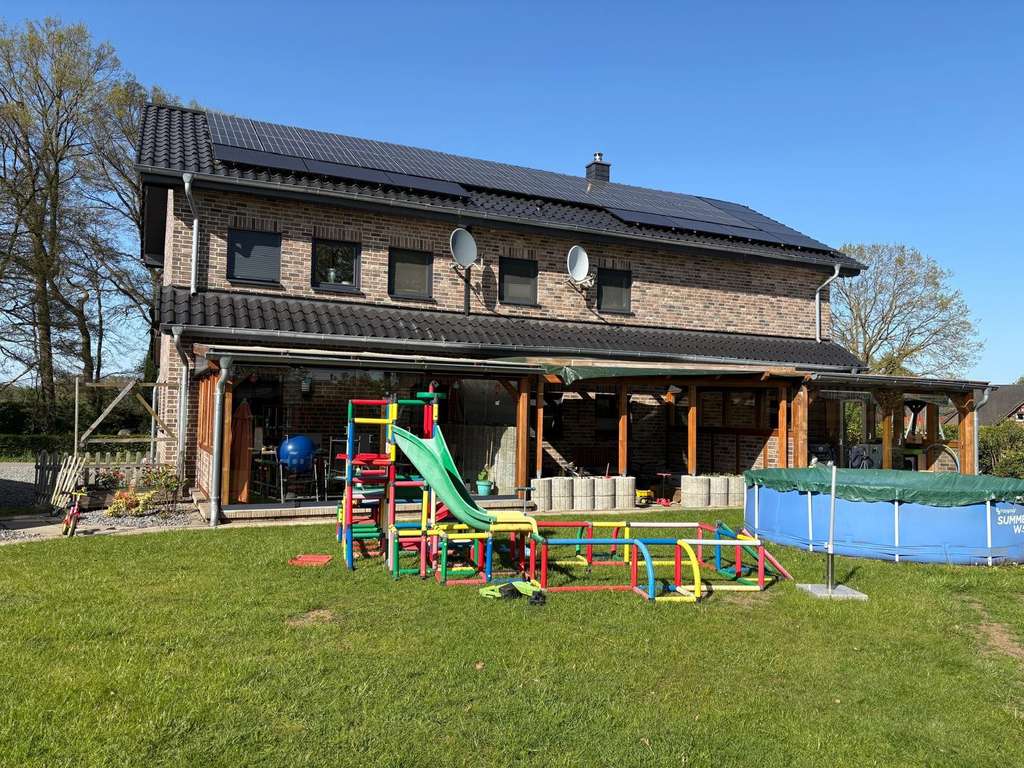Immobilie in Alfhausen - Geräumiges und kernsaniertes Einfamilienhaus mit 2. Wohneinheit in Alfhausen - Bild 0