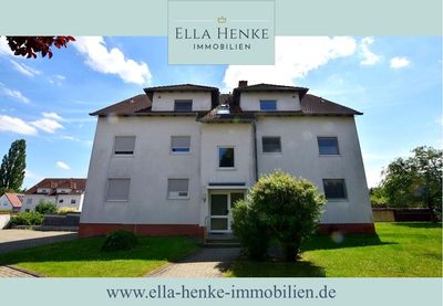 Sehr gepflegte, sonnige Maisonette-Wohnung mit großzügiger Dachterrasse, 2 Bädern + Garage.