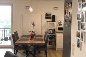 Stilvolle, neuwertige 3-Raum-Wohnung mit Balkon und Einbauküche in Hanau Pioneer-Park – Main-Kinzig-Kreis – Vorschaubild 2