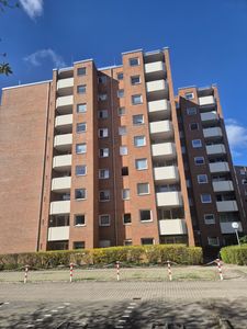 2-Zimmer Wohnung im 4. OG mit Balkon in Farmsen-Berne