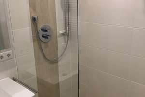 Stilvolle, gepflegte 1-Raum-Wohnung mit luxuriösem Bad mit Balkon und EBK in Füssen – Die vollständige Adresse der Immobilie erhältst du vom Anbieter., 87629 Füssen – Vorschaubild 6