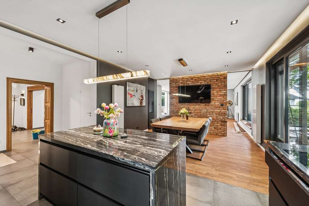 Traumhaus mit Wintergarten und großem Grundstück in Osnabrück

