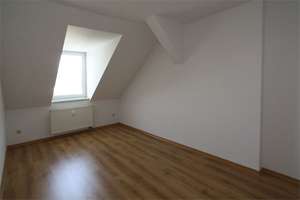 Gemütliche DG-Wohnung mit Tageslichtbad... – Rudolf-Breitscheid-Straße 16, 9112 Kaßberg, Chemnitz – Vorschaubild 3