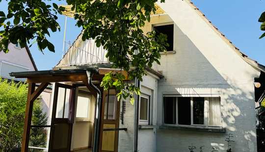 Bild von Sanierungsbedürftiges Einfamilienhaus in Alsbach mit großem Garten