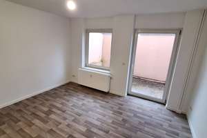Interessante, ebenerdige neu sanierte 2-Raum-Wohnung mit Terrasse im ruhigen Gartenhaus – Langer Weg 70, 39112 Sudenburg, Magdeburg – Vorschaubild 2