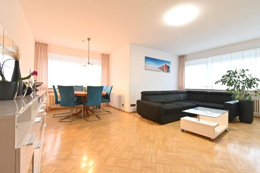 Immobilie in Endingen - Ihr neues Zuhause am Kaiserstuhl – Stilvolle 4-Zimmer-Wohnung mit zwei Balkonen - Bild 0