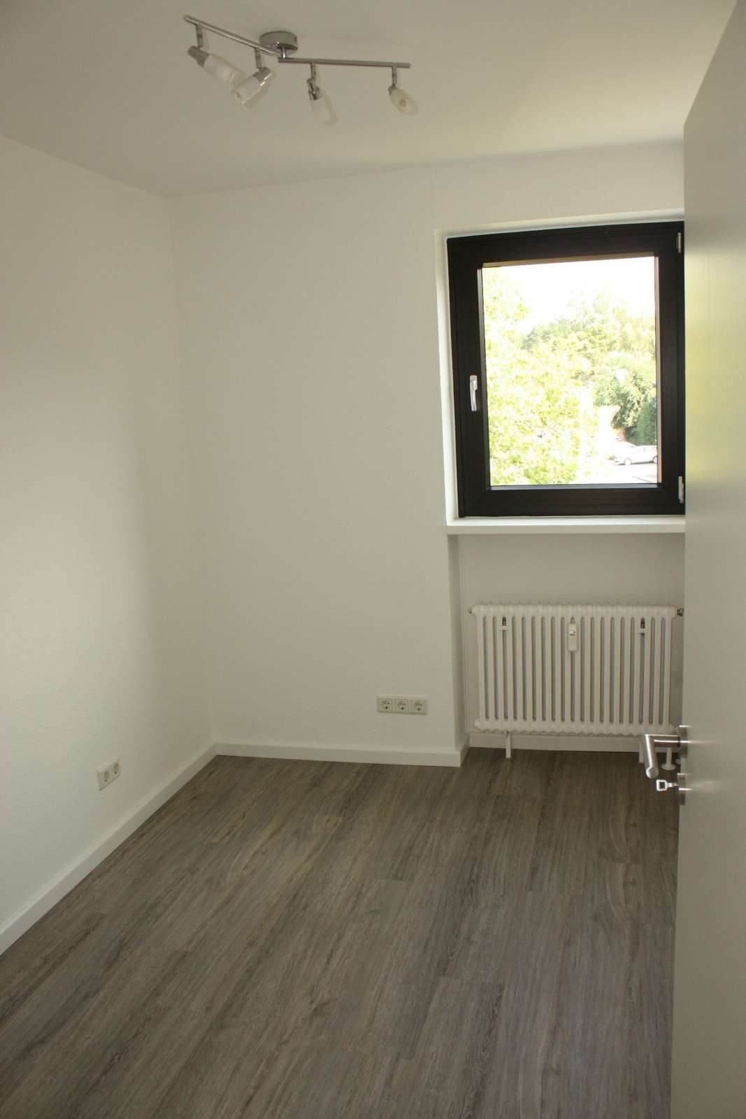Ideal für Studenten: Moderne 3-Zimmer-Wohnung mit gemütlichem Balkon und praktischer Einbauküche 