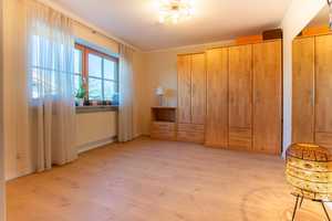 Familienidyll mit Weitblick - 2-Fam. Haus mit Außenpool und Potenzial – Rosenheim (Kreis) – Vorschaubild 5