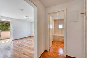 +++ modernisiert - 1.OG mit Süd-Balkon - inklusive Einbauküche - auf Erbbaurecht +++ – Haldenrainstraße 160, 70437 Rot, Stuttgart – Vorschaubild 9