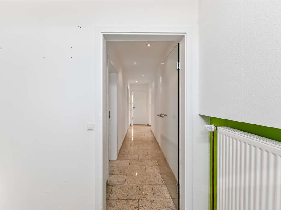 Flur/ Eingang Einlieger Whg.