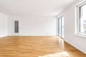 Sonnige 3-Zimmer-Neubauwohnung mit großem Südbalkon & Tiefgarage in Karlshorst Lichtenberg – Georg-Klingenberg-Straße 18, 10318 Karlshorst, Berlin – Vorschaubild 2