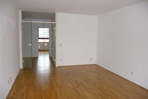 Ganz oben!  Schöne  2-Zimmer-Süd-Wohnung mit Charme, zwei Balkone   U-Bahnnähe (U6) – Wolkerweg 8 a, 81375 Neuhadern, München – Vorschaubild 3