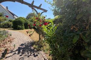 Familienidylle mit großem Garten in begehrter Wohnlage von Schwieberdingen – Die vollständige Adresse der Immobilie erhältst du vom Anbieter., 71701 Schwieberdingen – Vorschaubild 2