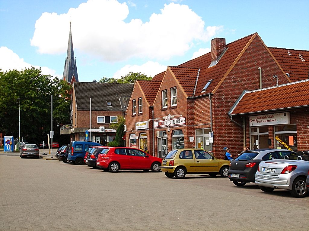 ***VERMIETET*** ZENTRUM STOCKELSDORF helle LADENFLÄCHE mit PARKPLÄTZEN