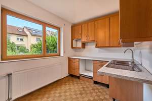 ONLY 10 MINUTES TO CLAY! Approx. 150 m² townhouse with 5-room, 4-bed, garden + garage *Pets allowed* – Die vollständige Adresse der Immobilie erhältst du vom Anbieter., 55246 Mainz-Kostheim, Wiesbaden – Vorschaubild 9