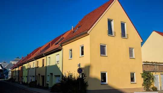 Bild von Geräumiges 1- bis 2-Familienhaus mit Terrasse und 2 Kellergaragen
