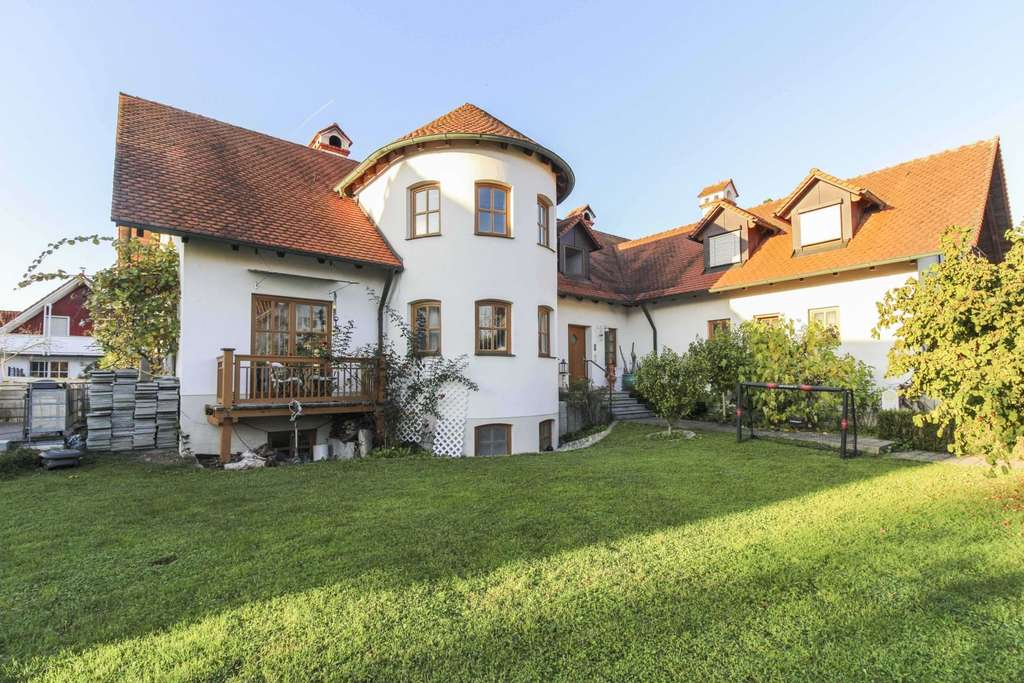 Immobilie in Affing - Exklusiv & ruhig: Hochwertige 8-Zi-Doppelhaushälfte mit bester Verkehrsanbindung - Bild 0