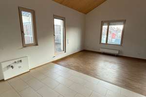Helle 3-Zimmer Wohnung mit Balkon in Karlsruhe-Hagsfeld -  Wohnberechtigungsschein erforderlich! – Ruschgraben 12, 76139 Hagsfeld, Karlsruhe – Vorschaubild 2