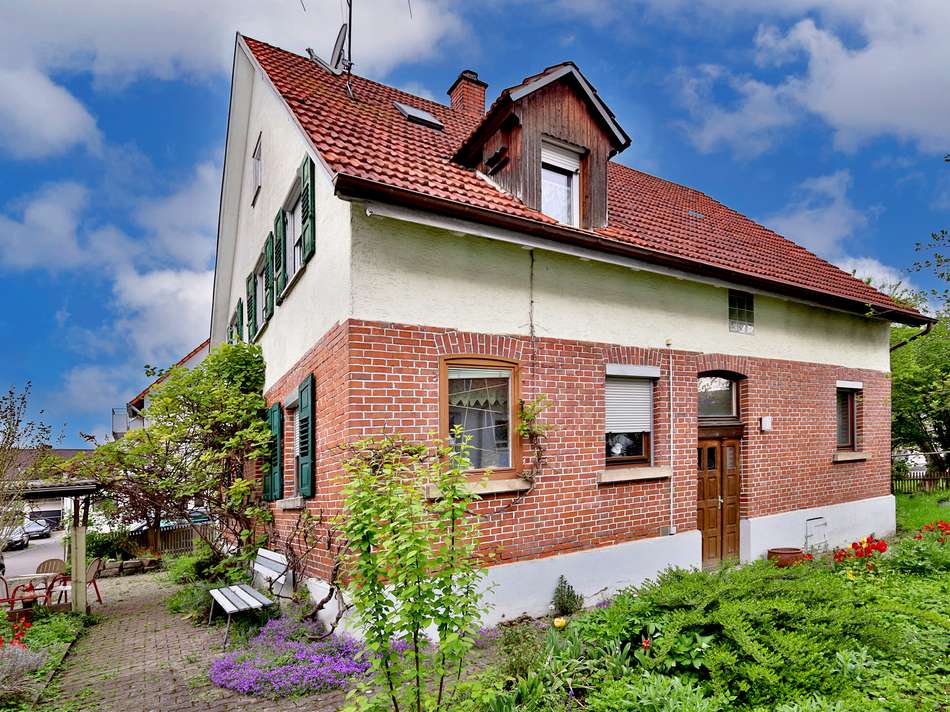 Hausansicht vom Garten
