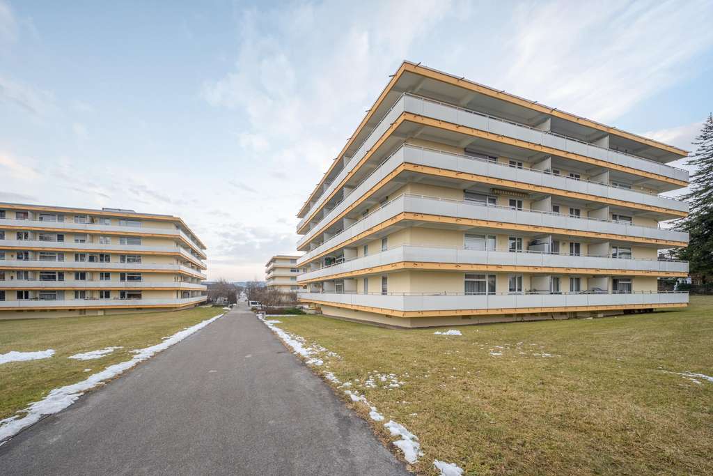 Immobilie in Fürstenfeldbruck - Gepflegte 2-Zimmer-Wohnung mit Loggia - Kapitalanlage in gefragter Wohnlage! - Bild 1