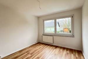 1. Etage: 3 Zimmer, Balkon, Top-Einbauküche *TV geschenkt* – Wolgograder Allee 62, 9123 Hutholz, Chemnitz – Vorschaubild 8