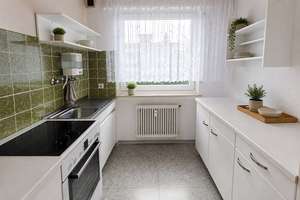 Familienwohnung. Vier Zimmer. Am Klinikum. Gepflegt, aber anpassungsbedürftig. – 42653 Gräfrath, Solingen – Vorschaubild 8