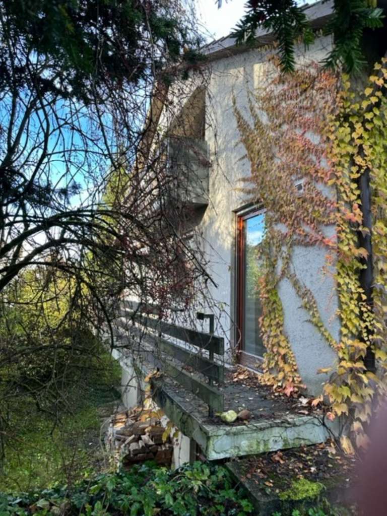 Immobilie in Aystetten - Alte Villa, sonniges Grundstück - Bild 3