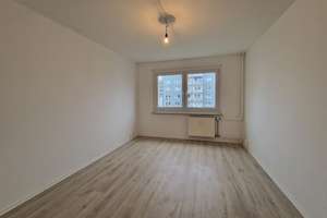 **FRISCH RENOVIERT**2-Zimmer-Wohnung // Balkon // Bad mit Wanne // DG // ab 01.10.2026 – Jupiterstraße 30, 4205 Grünau-Nord, Leipzig – Vorschaubild 7