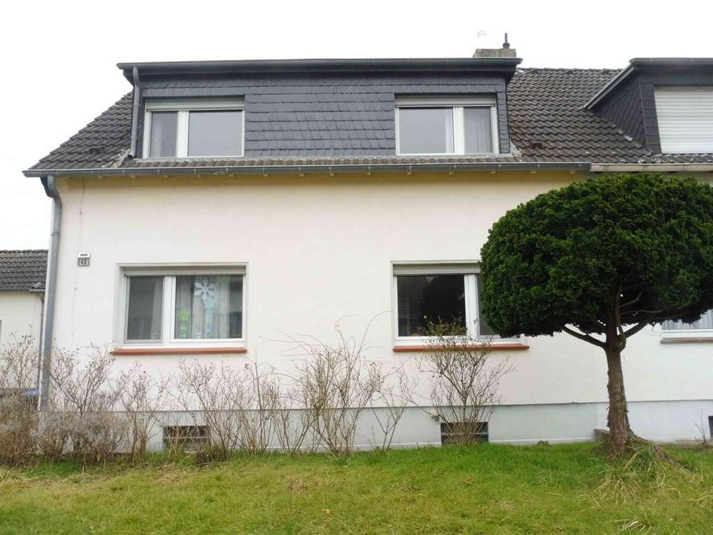 Immobilie in Brühl - Zwangsversteigerung: Einfamilienhaus mit Einliegerwohnung in Brühl-Vochem - Bild 1