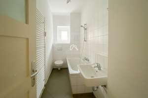 HELLE 2 ZIMMER WOHNUNG IN GRÜNER OASE |HOCHPARTERRE | PROVISIONSFREI | – Rudolf-Schwarz-Straße 26, 10407 Prenzlauer Berg, Berlin – Vorschaubild 4