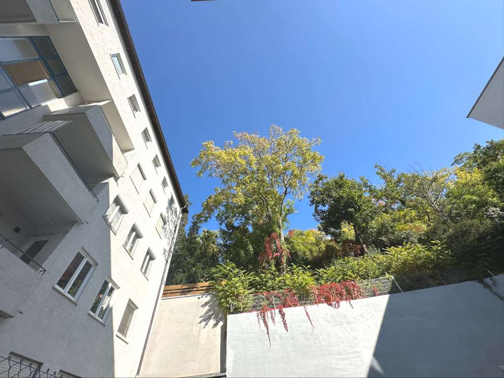 * Absolute Rarität! * Wohnen mit eigenem Garten im 2. OG in Stuttgart-Nord *