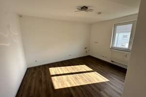 kernsanierte Wohnung in Lechhausen - sofort bezugsfrei – Derchingerstr. 51b, 86165 Lechhausen-Ost, Augsburg – Vorschaubild 2