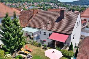 Wohnhaus mit bis zu 3 WE u. historischem Kaplanhaus sowie Garage u. Gartenidyll in Zentraler Lage – Kirchberggasse 3, 91171 Greding – Vorschaubild 4