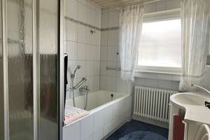 Gepflegtes Wohnhaus - zwei Wohneinheiten/zwei Garagen - ruhige Ortsrandnähe – Die vollständige Adresse der Immobilie erhältst du vom Anbieter., 71083 Herrenberg – Vorschaubild 6