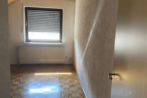 Freundliche 2,5-Zimmer-Wohnung mit EBK in Niederzier – Stauferstraße 29, 52382 Niederzier – Vorschaubild 2
