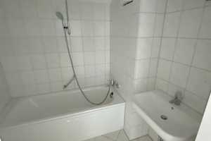 Geräumige 3-Zimmer-Wohnung Einziehen und wohlfühlen // 1.OG. li. – Eisenacher Str. 35, 38444 Wolfsburg – Vorschaubild 8