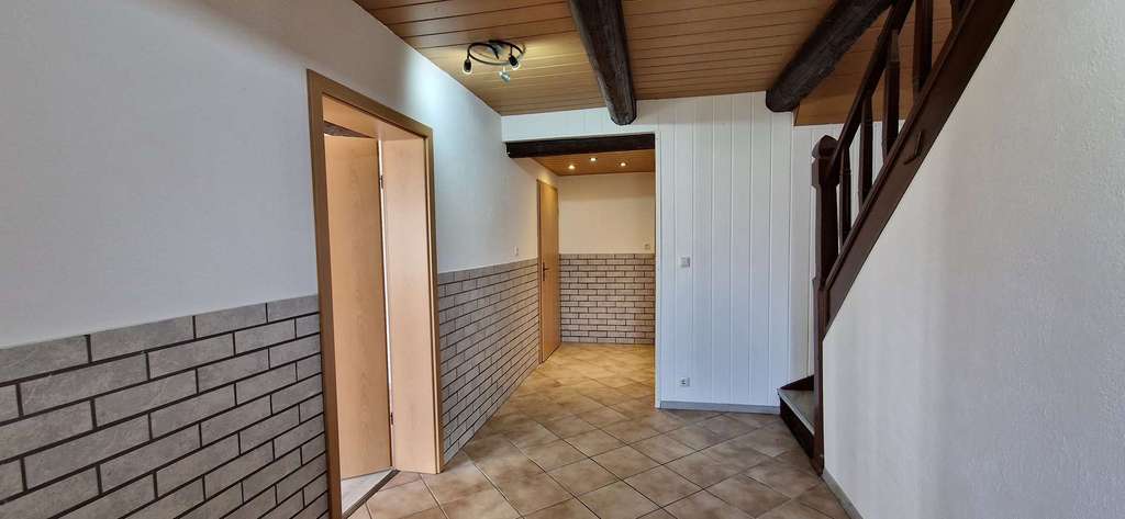 Immobilie in Wefensleben - Hier passt das ganze Leben rein - Großz��giges Wohnhaus mit Halle und Ausbaupotenzial - Bild 4