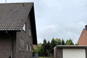 Zweifamilienhaus freistehend mit Doppelgarage – Die vollständige Adresse der Immobilie erhältst du vom Anbieter., 46535 Dinslaken – Vorschaubild 2